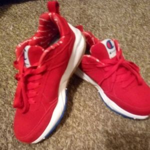 Champion Life ® Youth 93 eighteen shoes